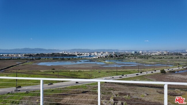 Building Photo - 8120 Billowvista Dr