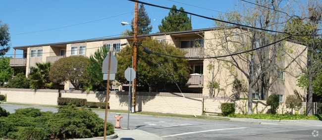 Skylark Apartments - Skylark Apartments