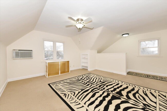 Photo - 176-02 Kildare Rd Apartment Unit 2