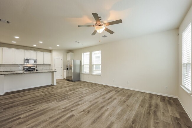 Photo - 200 Diamond Point Dr