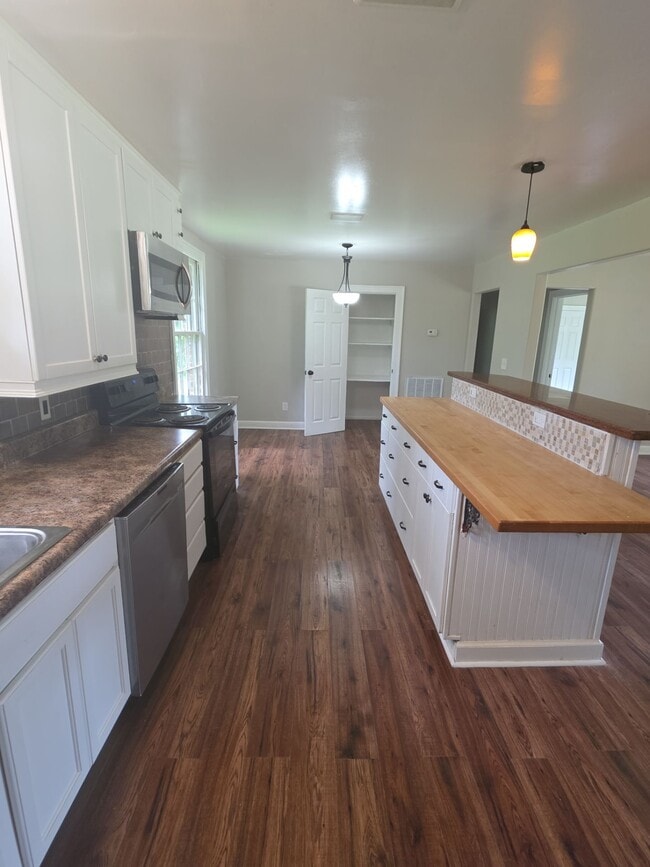 2313 Lynn Rd NW