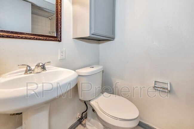 Photo - 1800 N Wayside Dr Unit 10