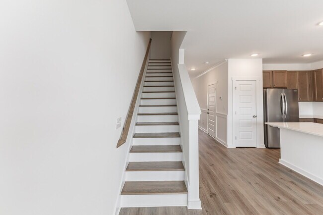 7574 Discovery Pt Dr NW