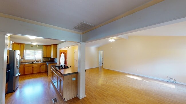 Photo - 802 N Juniper St