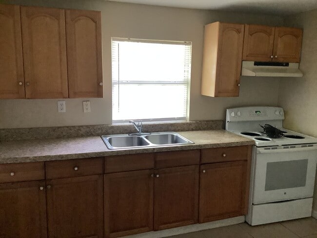 Photo - Three bedroom one bath - In the Combee and...