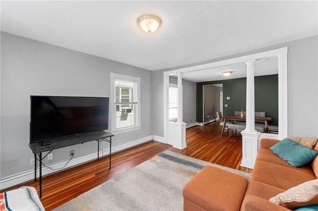 Photo - 360 Weeden St Unit 2