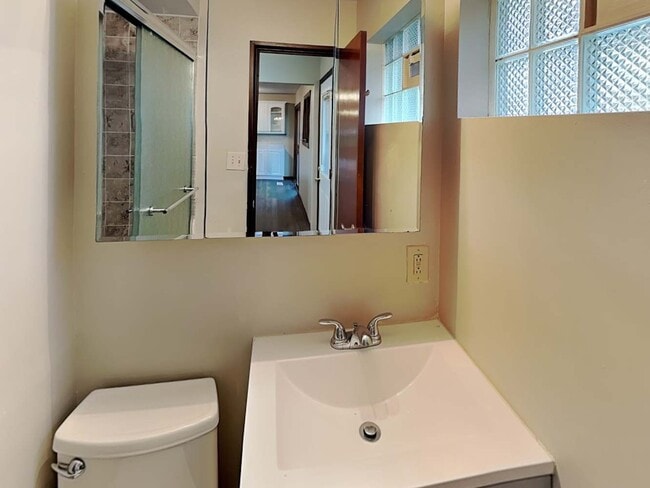 Photo - 16400 Sherwood Dr