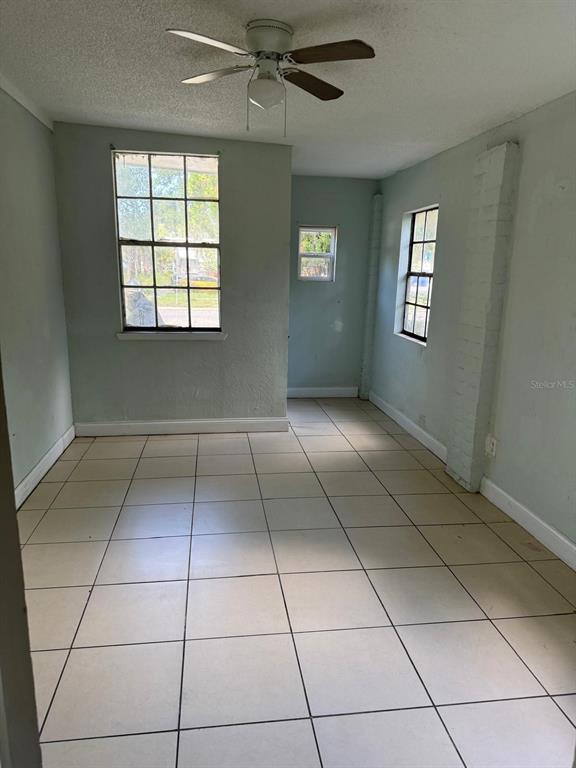 Photo - 525 Sunset Dr