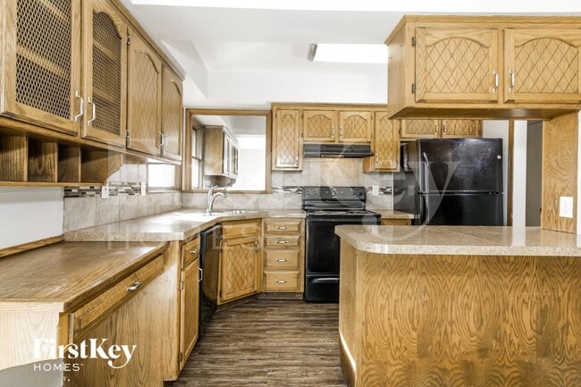 Photo - 16905 Lea Ave