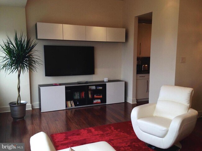 Photo - 10401 Grosvenor Pl Apartamento Unidad 1525