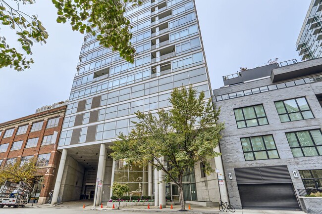 Building Photo - 510 W Erie St Unit 1002