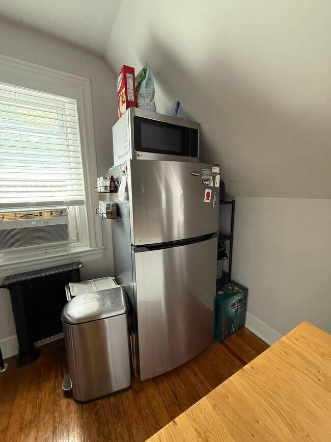 Photo - 319 Green Ln Unidad #3