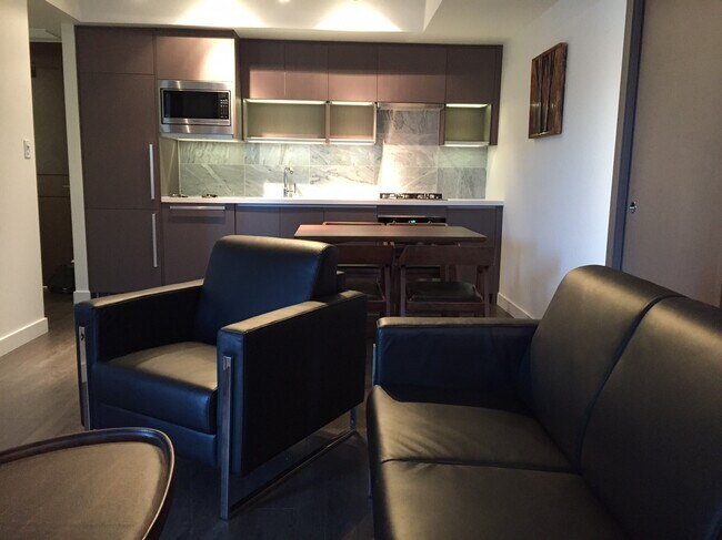 Building Photo - 38 Smithe St