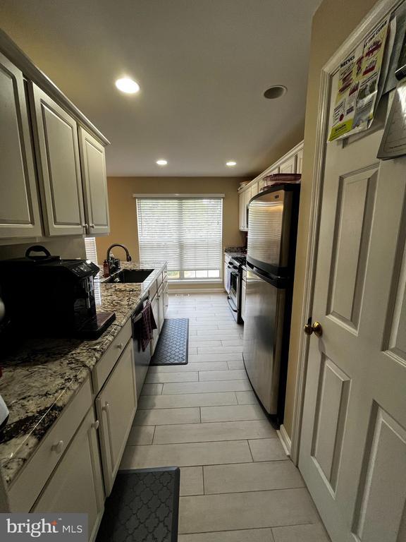 Photo - 1185 Cypress Tree Pl