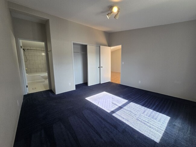 Photo - 2032 NE Klamath Ave