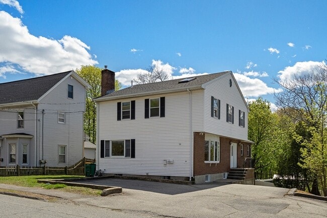 Photo - 99 Garfield Ave
