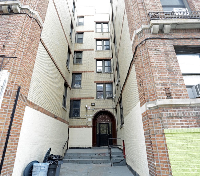 Photo - 237 E 194th St