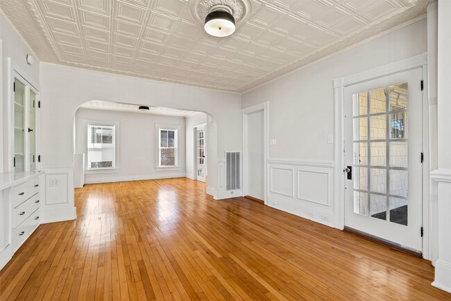 Photo - 26 Reservoir Ave