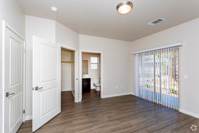 2 Bedroom - Master Bedroom