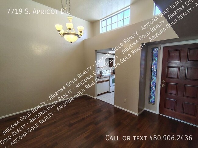 7719 S Apricot Dr