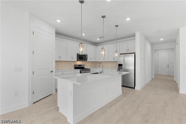 2104 Freemont Wy