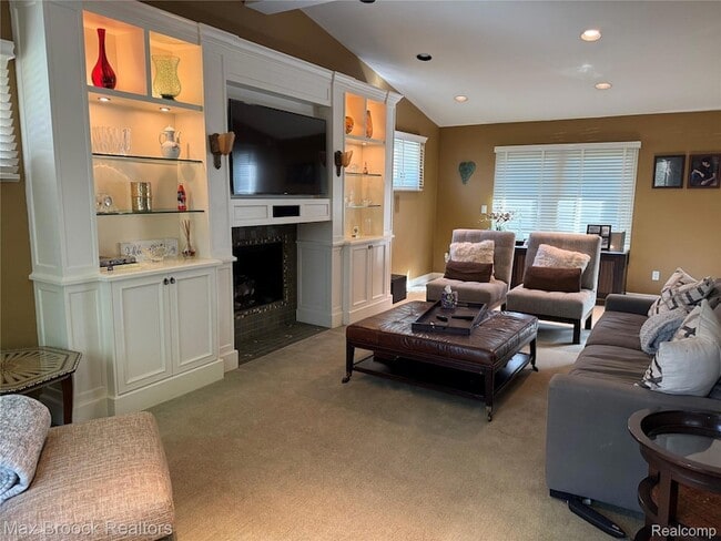 3958 Winterset Ct