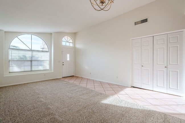 Photo - Beautifully Updated 4-Bedroom Home with Easy Access to Loop 101!