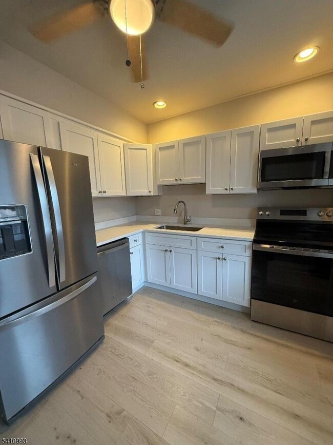 Photo - 332 Belleville Ave