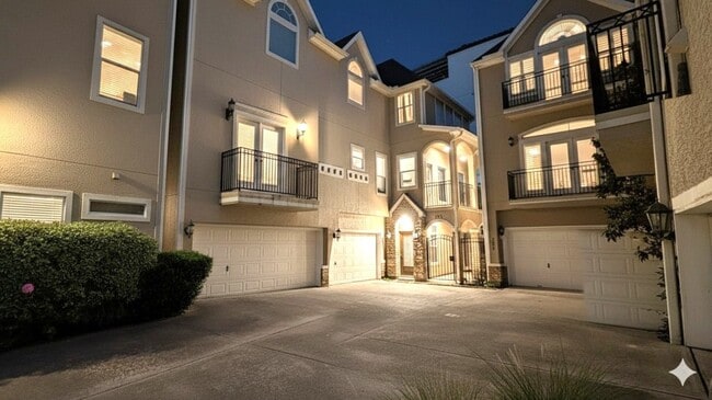 Photo - 305 Reinerman St