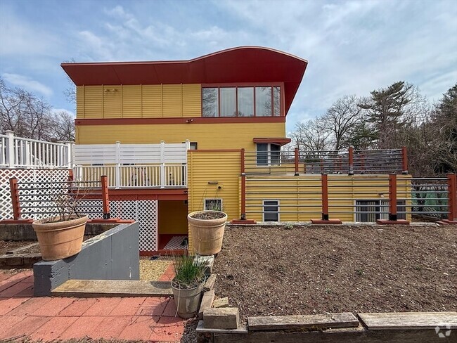 Building Photo - 5 Avondale Ave Rental