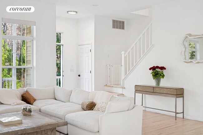 Photo - 5 Van Scoys Path E