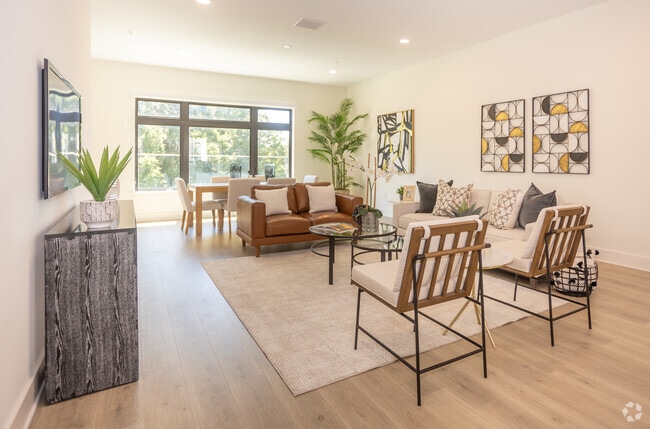 3BR, 3.5BA - 2280SF
