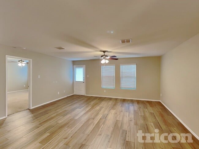 Photo - 1001 Odlozil Ln