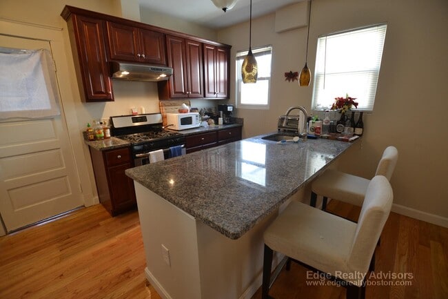 Photo - 15 Litchfield St Unit 2