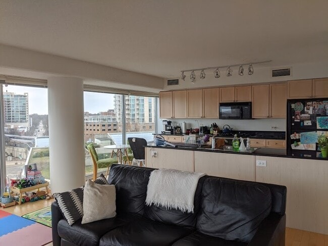Photo - 1720 Maple Ave Unit 710