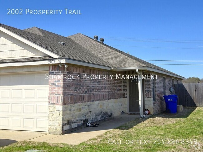 Building Photo - 3/2 Duplex near Hwy 84! Rental