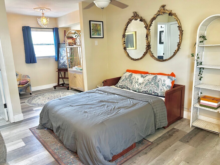 1035 - 1037-1037 NE 32nd St Unit TQR