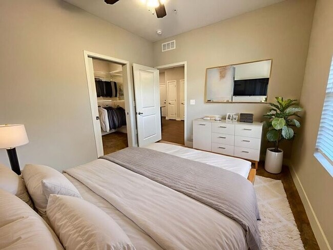 Photo - First Floor HCA Apartment with Extra-Large Primary Bath - Enjoy a $500 rent credit when you lease...