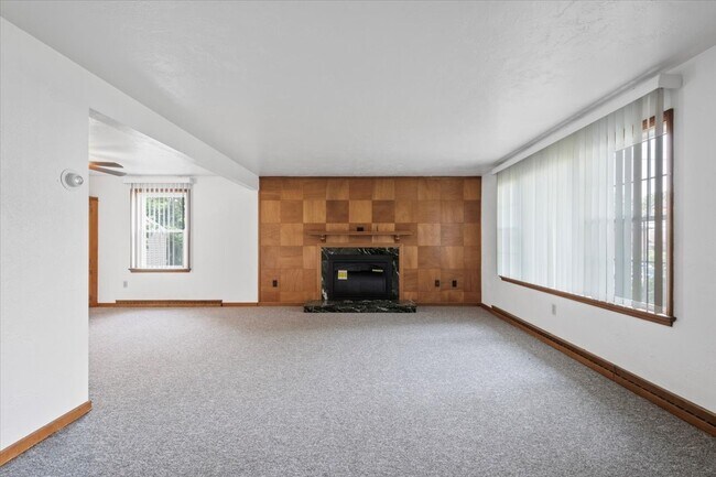 Photo - 3635 Poplar Ave