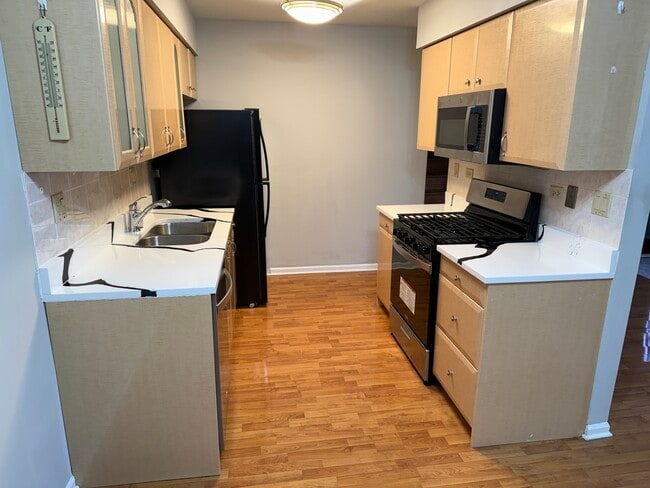 Photo - 410 Ashwood Ct Unit 410