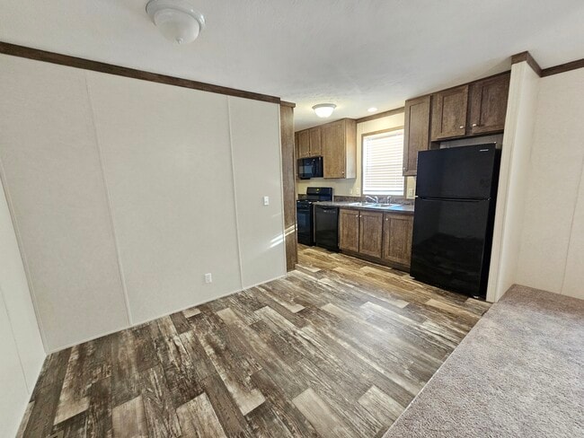 Photo - 46000 Geddes Rd