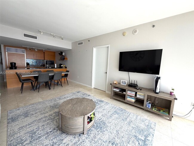 Photo - 475 Brickell Ave Unidad 2707