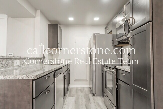 4877 Bluestem Dr