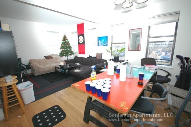 Building Photo - 776 Columbus Ave Unit 3