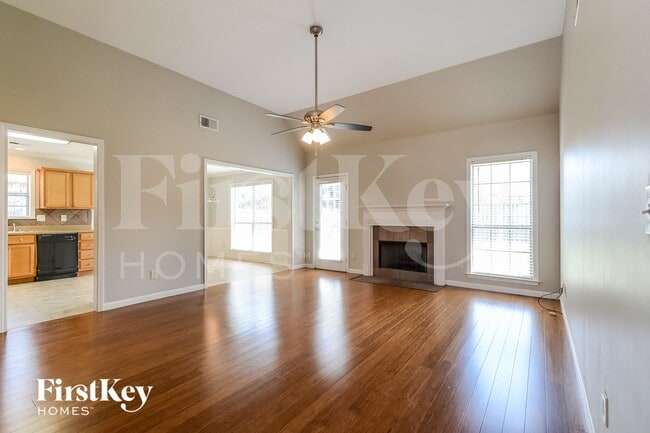 Photo - 213 Queens Gate