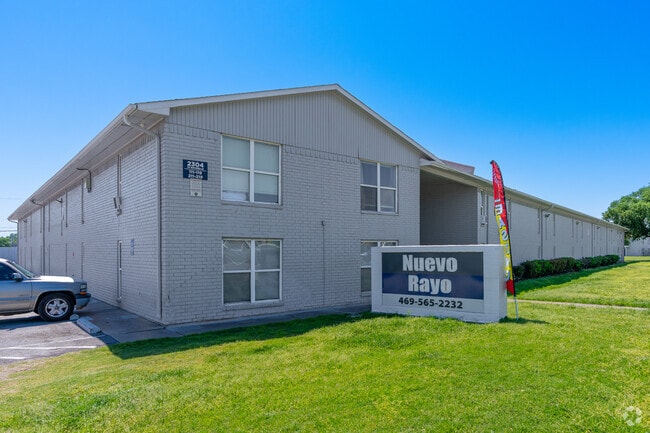 Nuevo Rayo Apartments