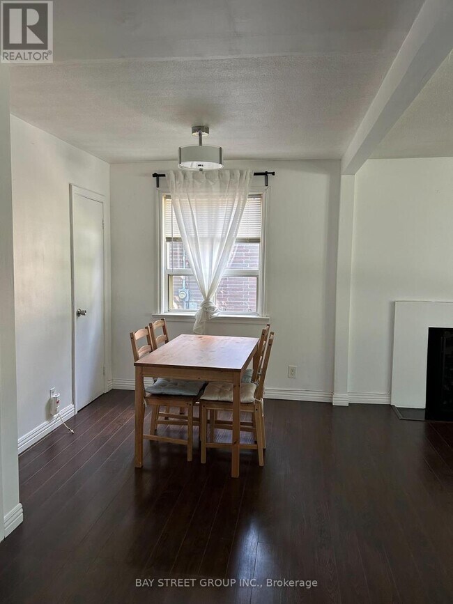 Photo - 93 Cartier Crescent