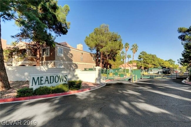 Building Photo - 220 Mission Newport Ln