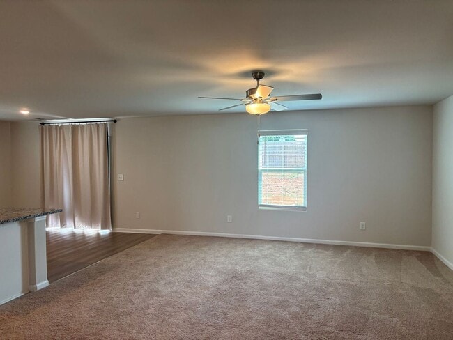 Photo - Beautiful 4 Bedroom 2.5 Bath House with Fenced Yard Available! Pet Friendly!