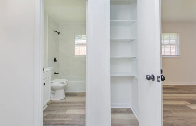 Photo - Room in Townhome on Greenbriar Rd